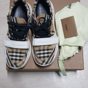 버버리 LOW TOP SNEAKER (uk9.EUR