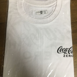 코카콜라 마시멜로 티셔츠