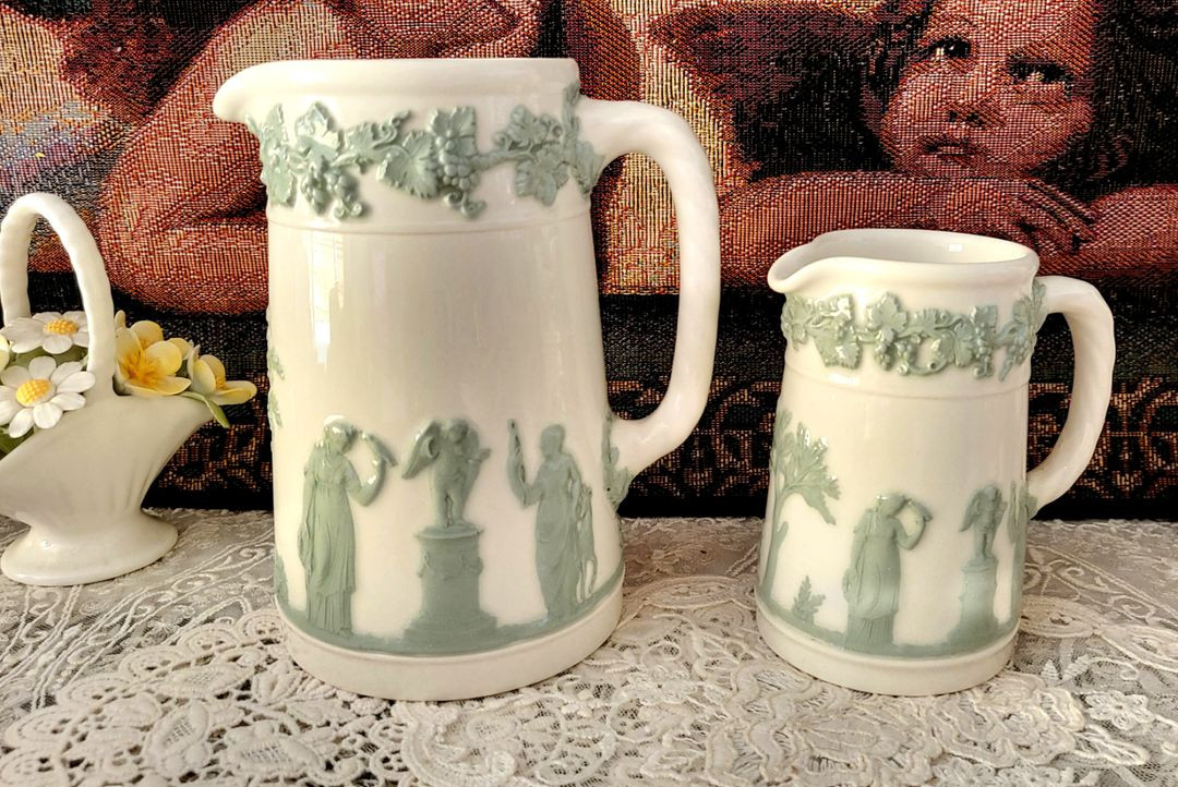 영국 웨지우드 퀸즈웨어 셀라돈 온 크림 스몰저그--4