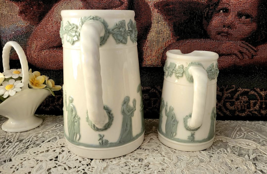 영국 웨지우드 퀸즈웨어 셀라돈 온 크림 스몰저그--8