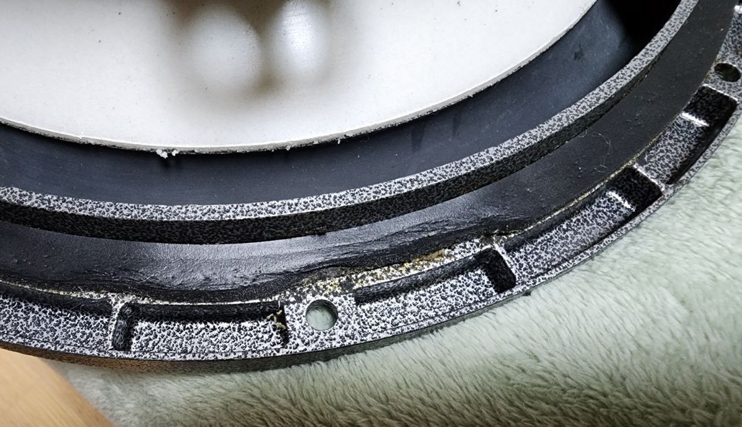 Focal Utopia Be 33 WX2 서브우퍼 이미지