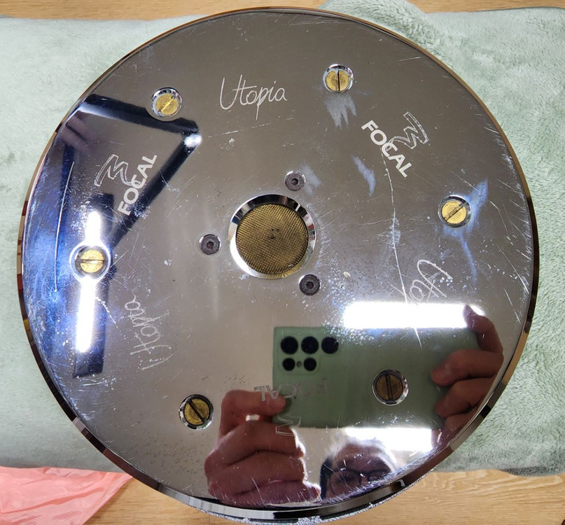 Focal Utopia Be 33 WX2 서브우퍼 이미지