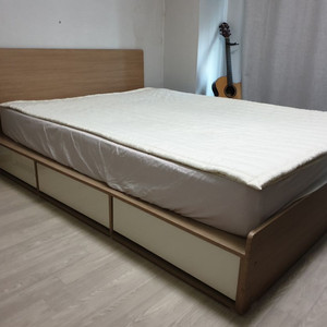 퀸 서랍형 침대 / 3인용 소파 / 소파 테이블