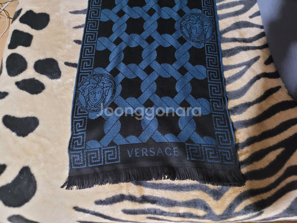 정품 지아니 베르사체 머플러 남녀공용--1