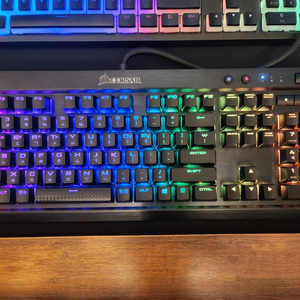 커세어 k70 lux rgb(적축)