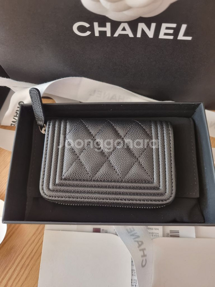 샤넬 보이 카드지갑 팝니다--1