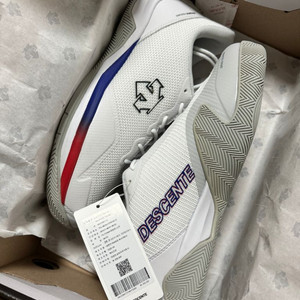 데상트 에너자이트 마르셰 펜싱화