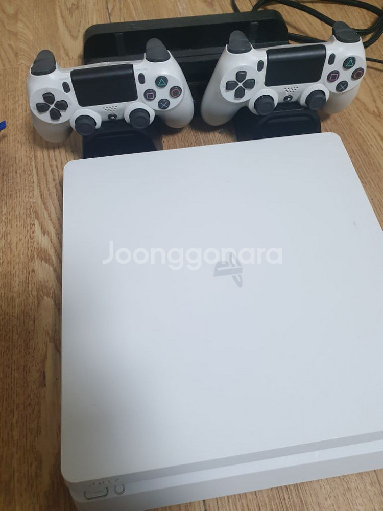 플스4 패드2개 각종게임12개 묶어서 팔아요--1