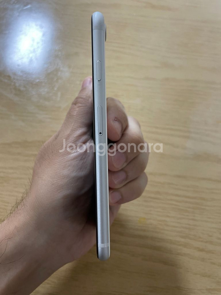 아이폰SE2 화이트 128GB(케이스, 필름 포함)--3