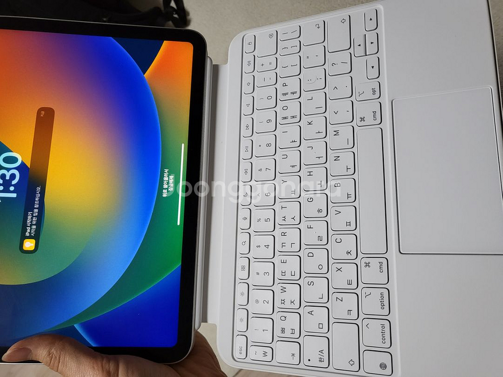 아이패드 10세대 정품 매직키보드폴리오--2
