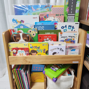 야마토야 전면책장 판매합니다.