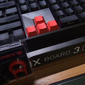 체리키보드 MX board 3.0S 적축 판매합니다.