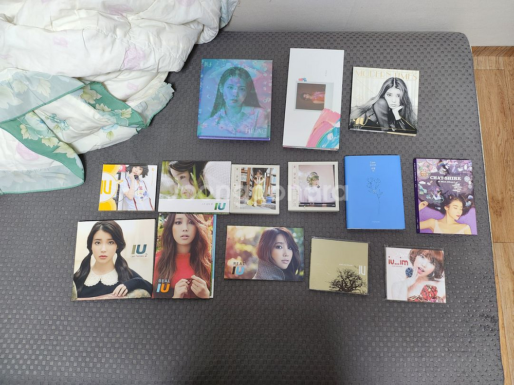 아이유 음반 여러개 상태 S급 5천원씩에 팔아요--0