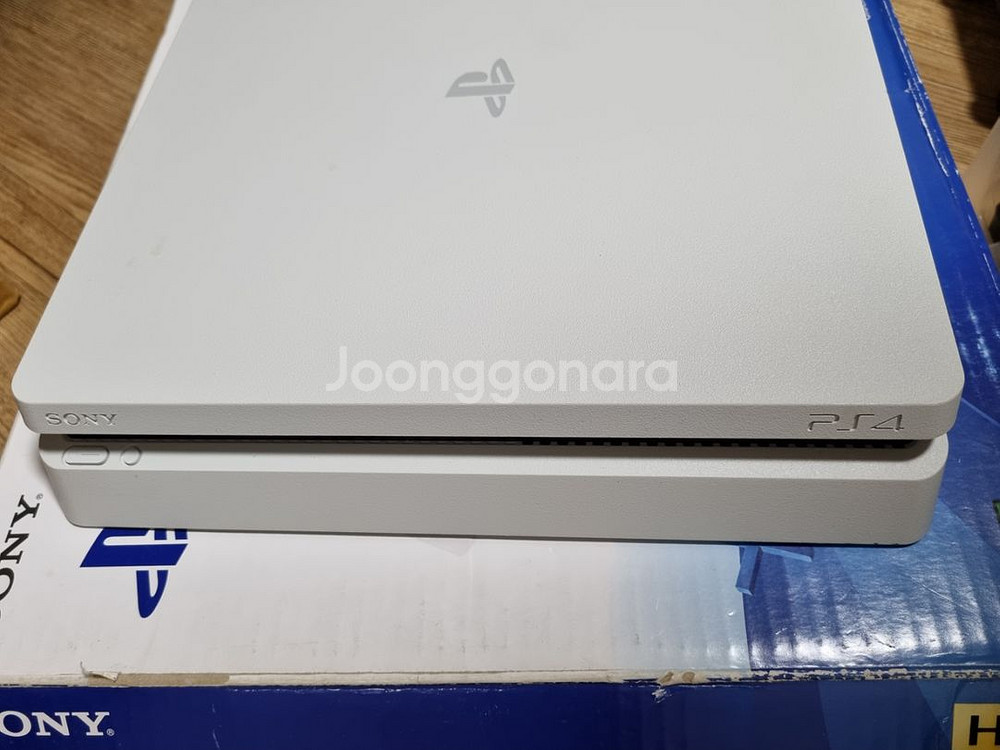 PS4 Slim 1TB--1