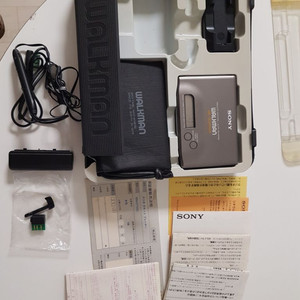 소니 워크맨 WM-F701C 풀박스 이미지