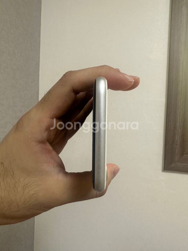 아이폰 se2 64 화이트 팝니다 13--2