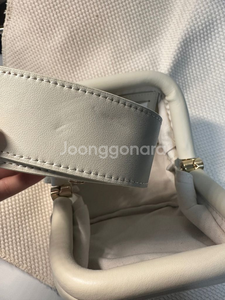 오소이 피넛브로트 미니 크림색 판매합니다(새것)--4