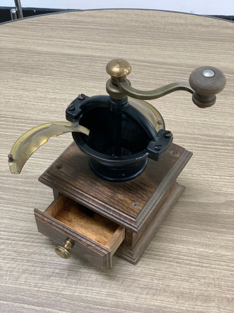 30년된 독일제 커피분쇄기 이미지