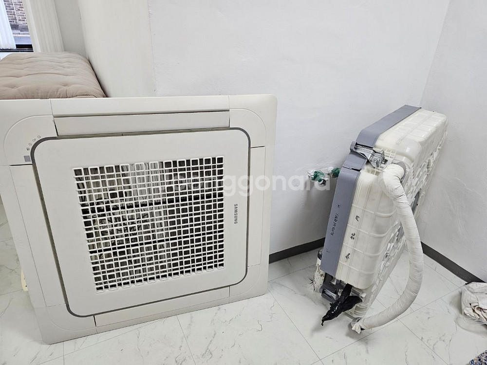 삼성 천장형 냉난방기18평형 팝니다. 실외기포함--3