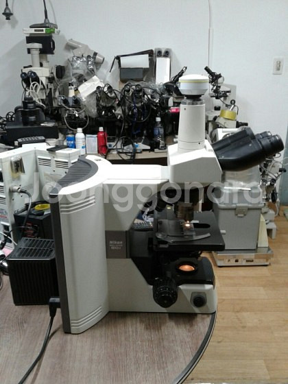 전문 연구용 3안위상차현미경--1