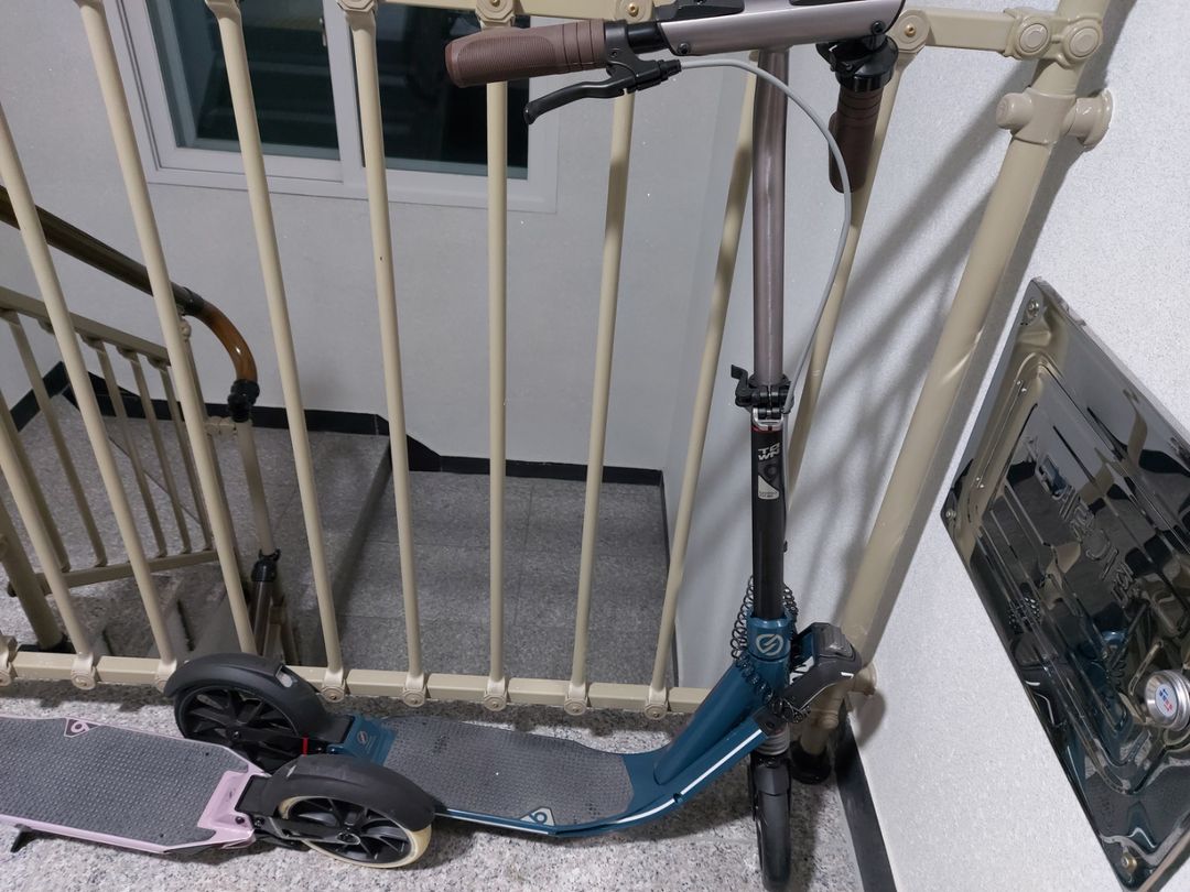 데카트론 타운9 EF V2 성인 킥보드 블루 팝니다. | 중고나라 - 안심되는 중고거래