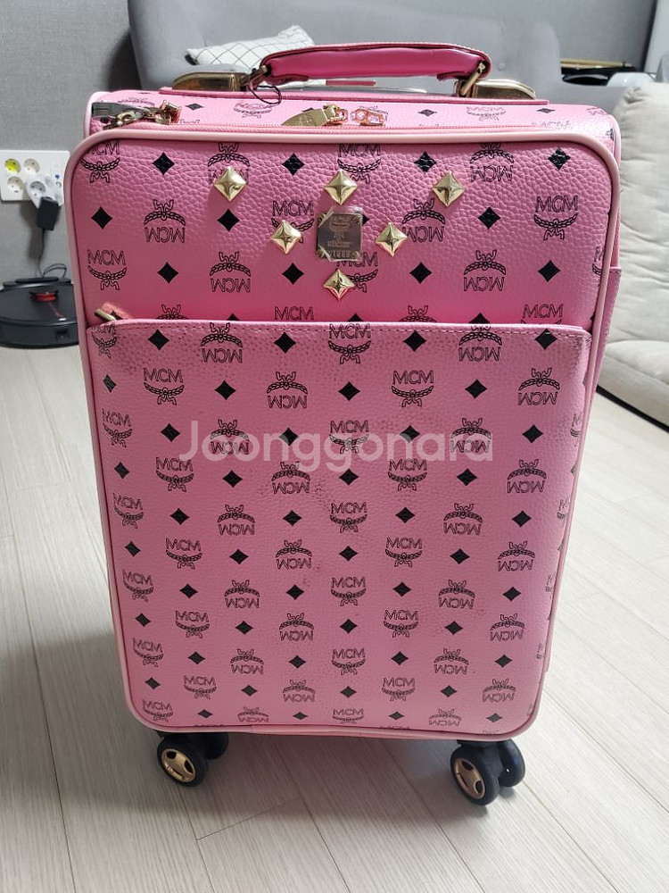 MCM 여행캐리어 20인치--2