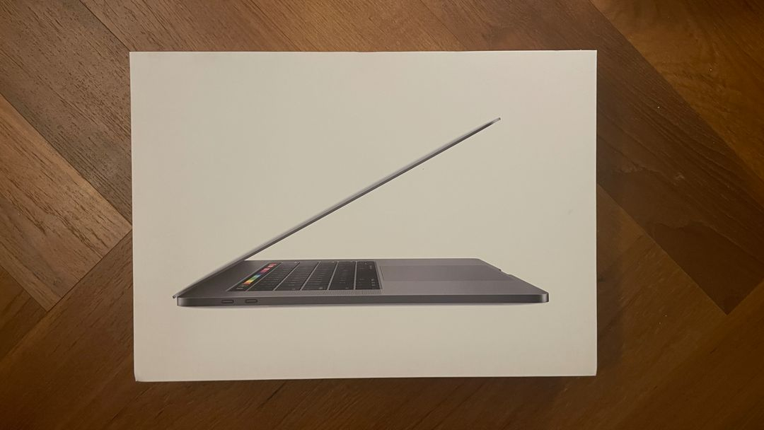 맥북프로 15인치 (터치바) 2018 i7 16GB--1