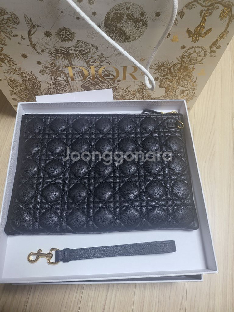 디올정품 DIOR CARO 여성파우치 판매합니다--1