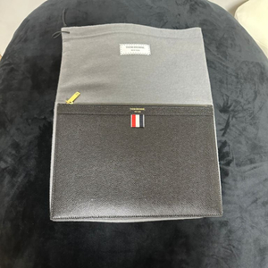 톰브라운 클러치