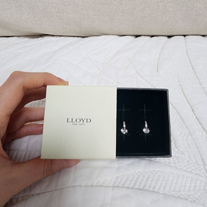 로이드 귀걸이