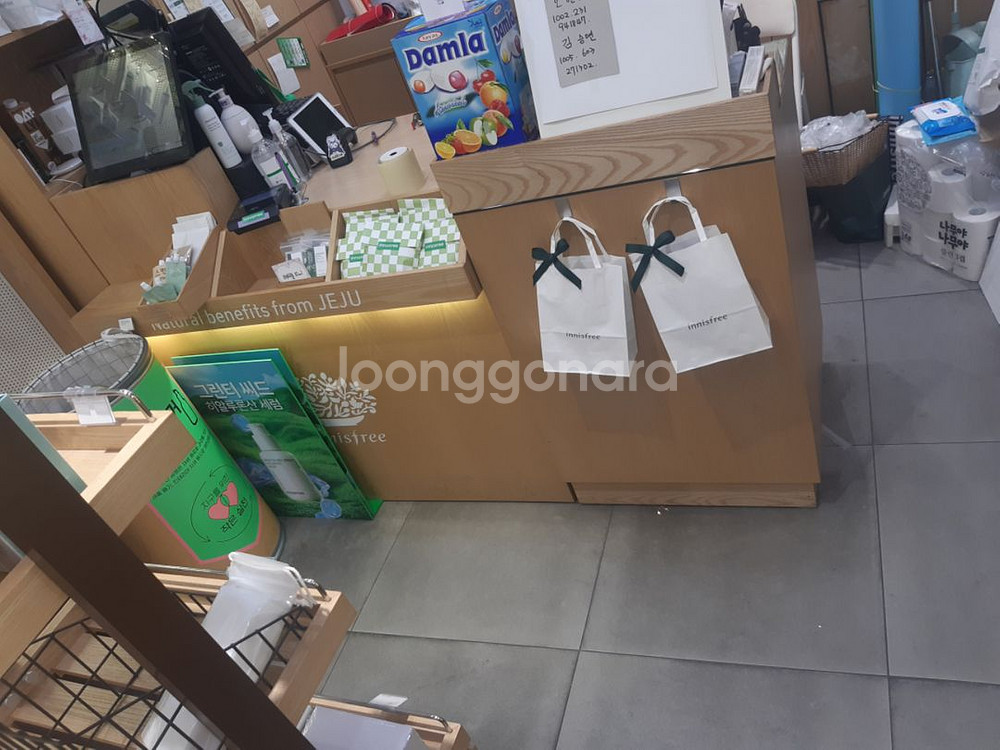 문구진열장 팝니다--1