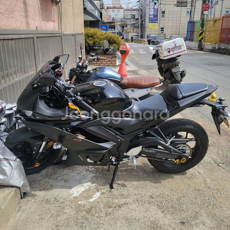 신차급) 입문추천! 20년식 야마하 R3 판매합니다!--6