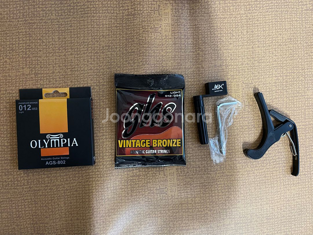 고퍼우드 i-Trekking 미니기타 팝니다.--6