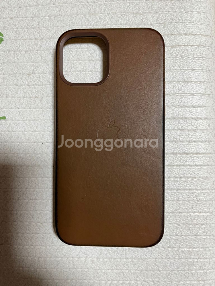 아이폰12 맥세이프 정품 가죽케이스 팝니다--1