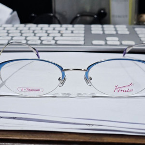 일본 나나쥬쥬 하우스 브랜드 보석 수제 티타늄 안경 신