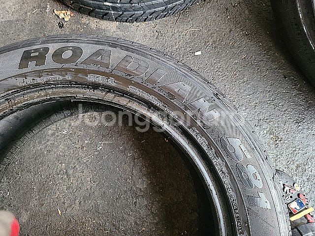 넥센 235 55 19 4본 한대분 90% 남은거 팝니--5