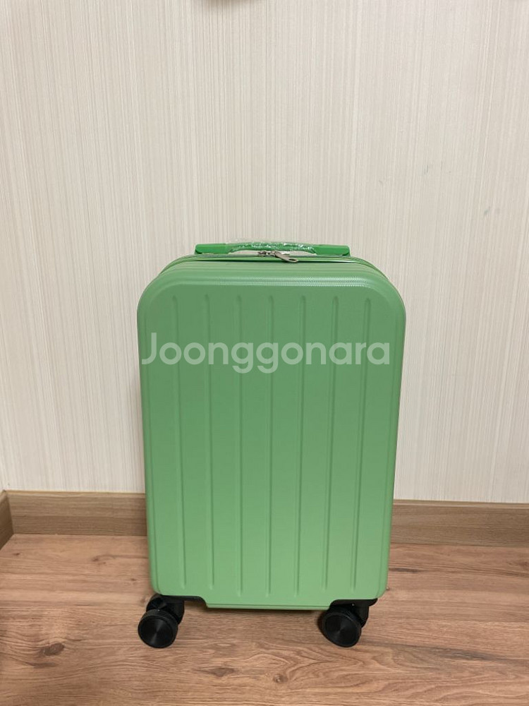 [새상품] 파스텔 20인치 여행용 캐리어--1