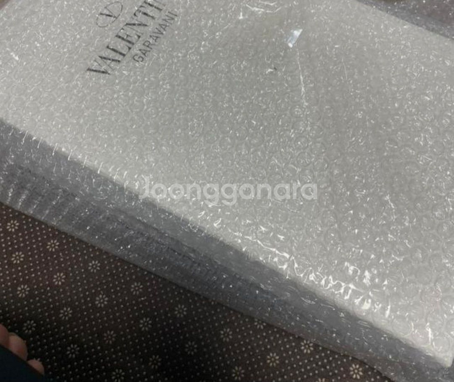 발렌티노락스터드스니커즈[급처]--1