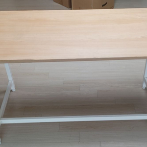 책상 겸용 테이블