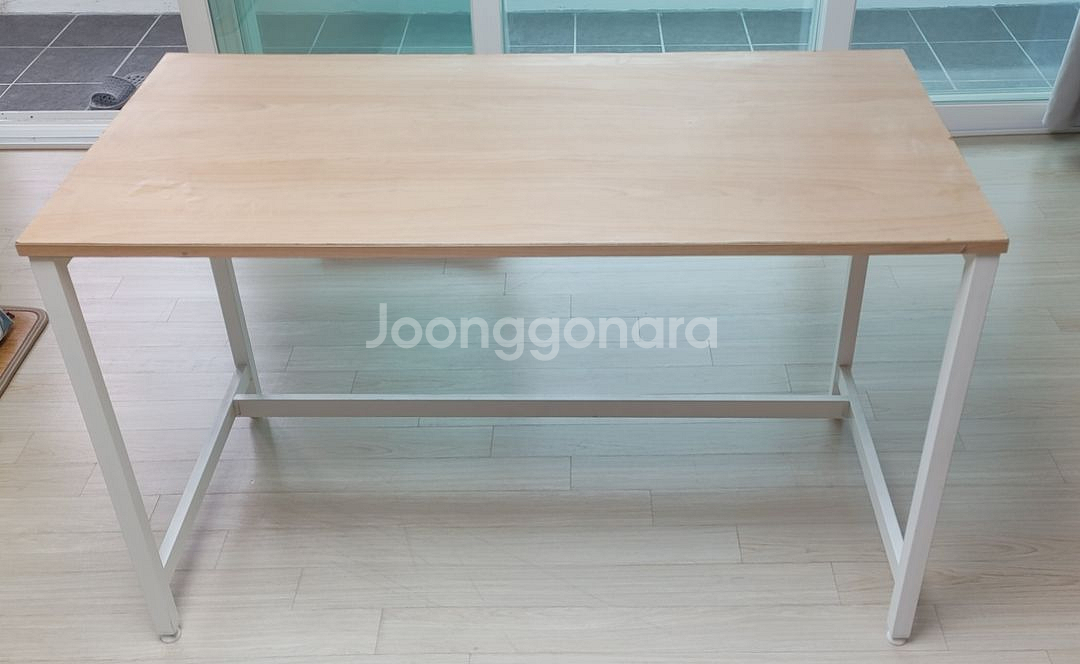 책상 겸용 테이블--1