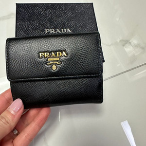 프라다 사피아노 지갑 (카드지갑) 판매