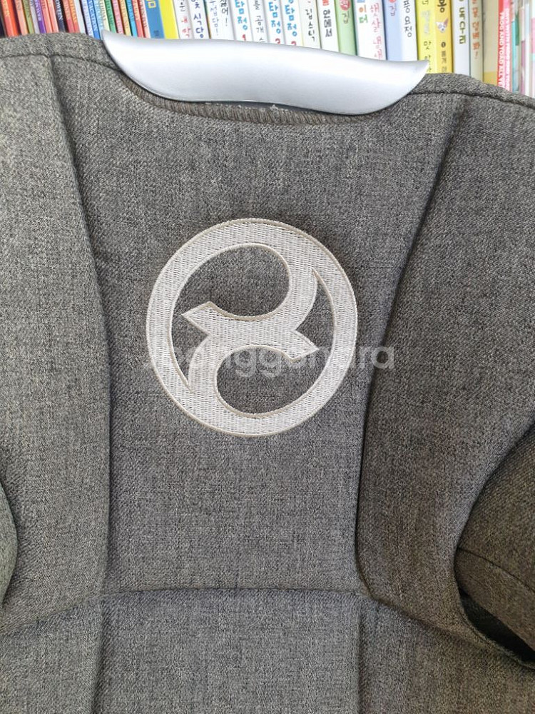 싸이벡스 주니어 카시트 isofix + 니가드 발판--2