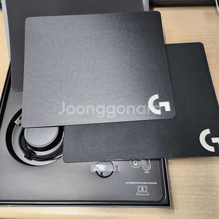 로지텍 파워플레이 마우스패드--2