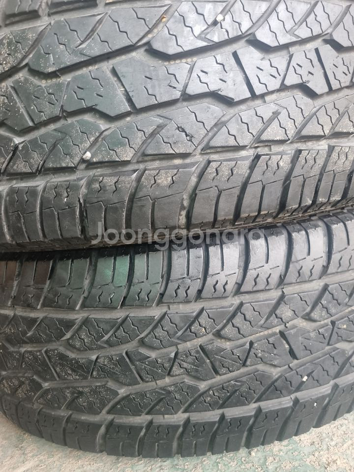 코란도스포츠타이어255 60 18--2