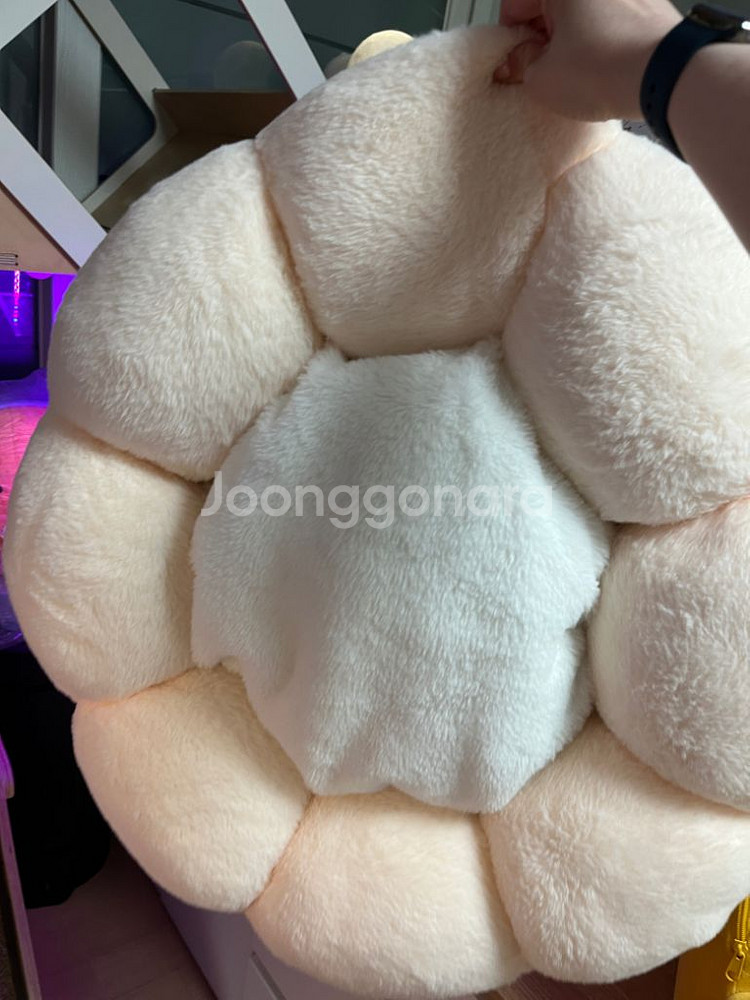 교신가능 산타펫 꾹꾹이 방석 거의 새것 판매합니다!--1