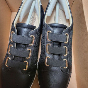 가죽 블랙 비즈 푹신 신발 230