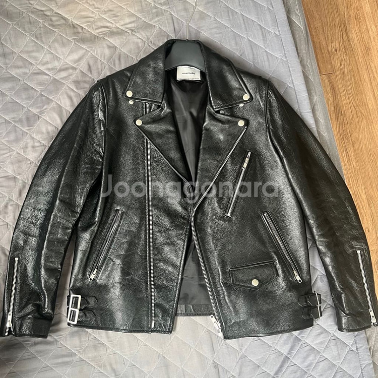 비바스튜디오 라이더자켓 판매합니다--0