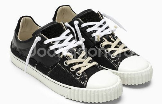 메종 마르지엘라. 뉴 에볼루션 로우탑 스니커즈 팝니다!--0