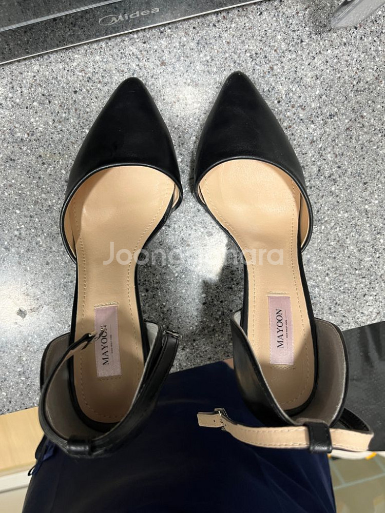 메이윤 제작 스트랩 힐 구두 230 블랙 팝니다--1