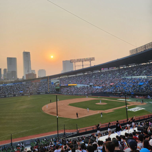 4월2일 롯데두산 3루 오렌지석 통로 현장거래